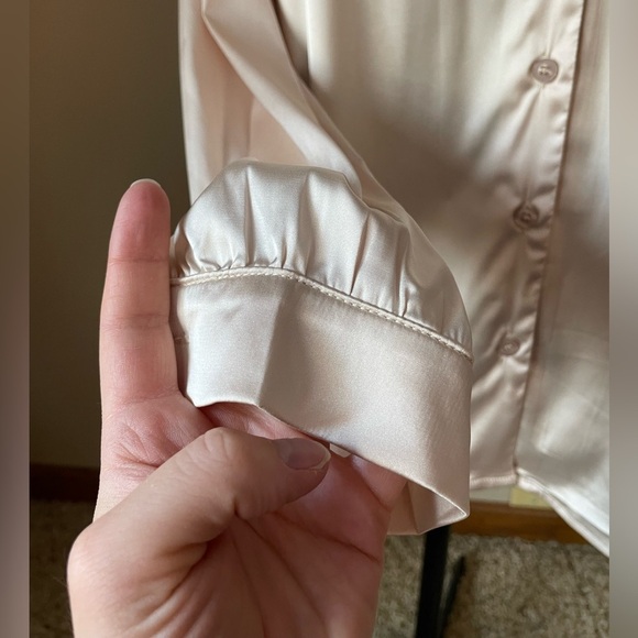 Luxe by Lularoe Celeste satin blouse in champagne size medium - Picture 2 of 8